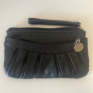 Elle clutch/wristlet